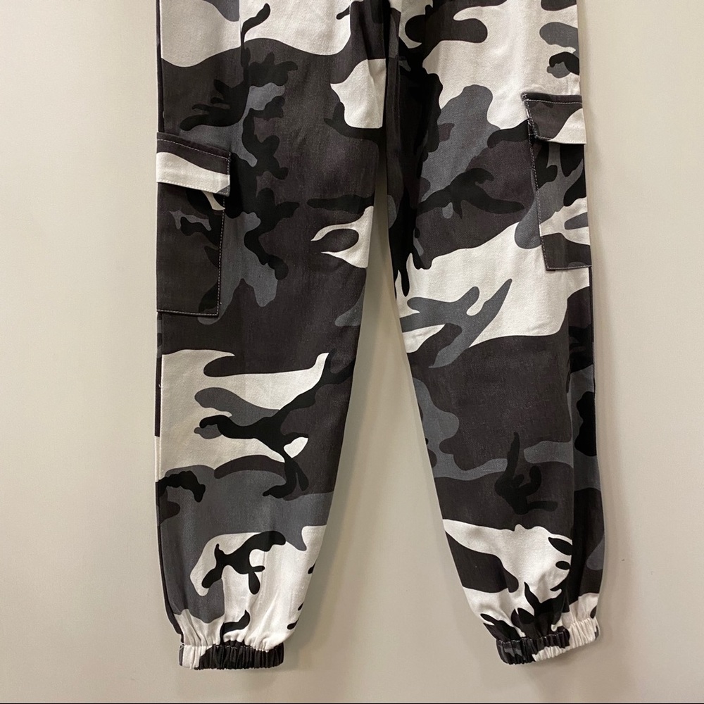 High Waisted Flap Pockets Jogger Pants - Picture 7 of 8
